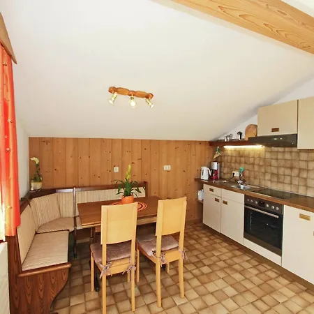 Appartamento In Fuegen Near Slopes