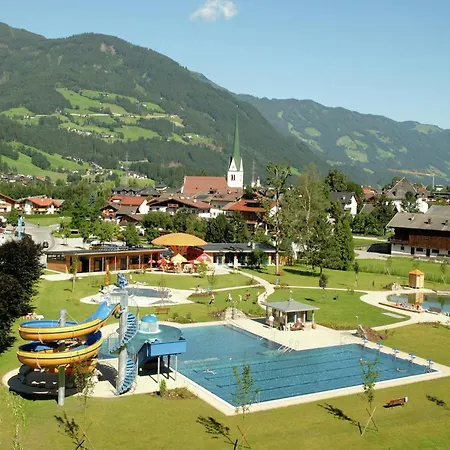 In Fuegen Near Slopes