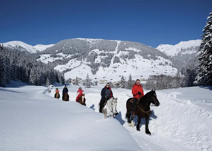 In Fuegen Near Slopes 公寓