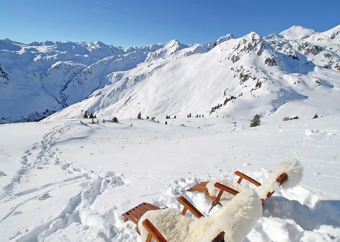 In Fuegen Near Slopes * 乌登斯